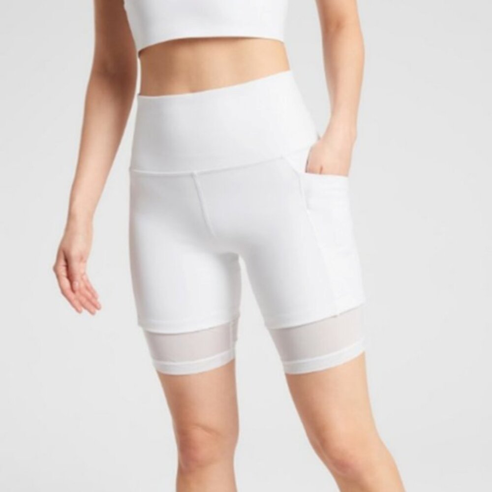 LIKE NEW! Athleta Mesh Me Up 8" Short *White